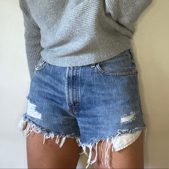 LEVI’S distressed shorts - Picture 16 of 16
